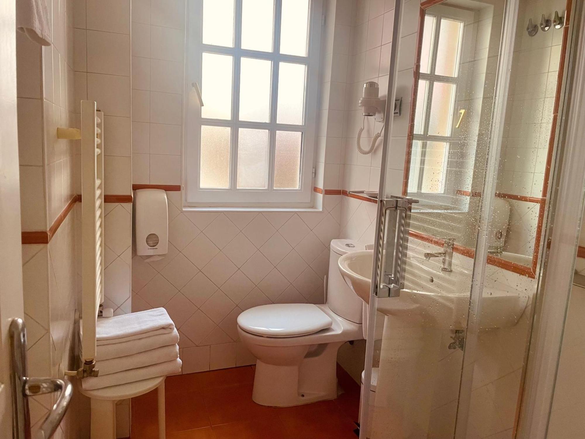 Triple Room,1672568860:JPEG